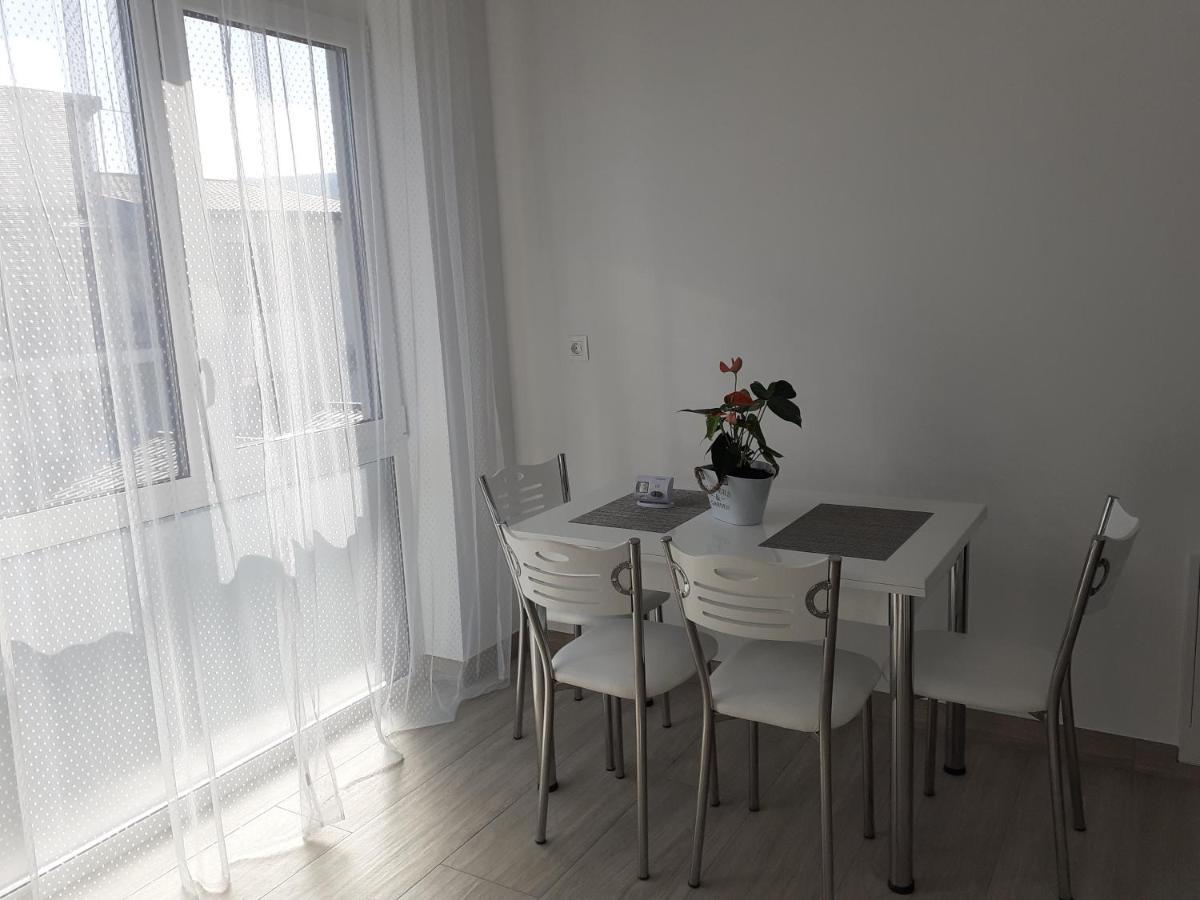 Sara apartman Livezeni (Mures) Exterior foto